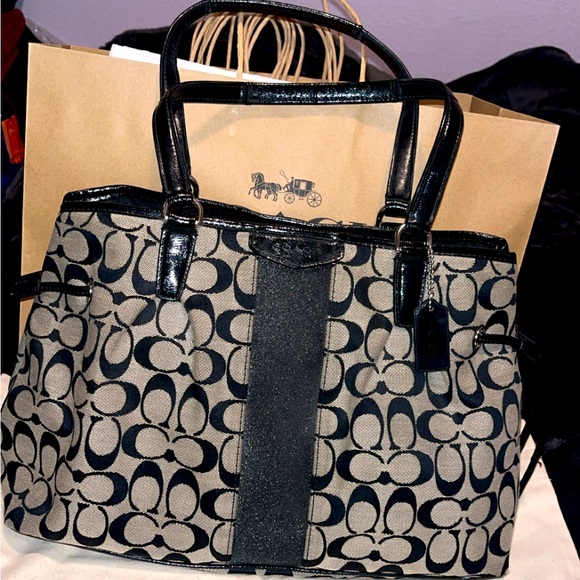 Coach Shoulder Bag in signature Jacquard...Good used condition - Picture 1 of 14